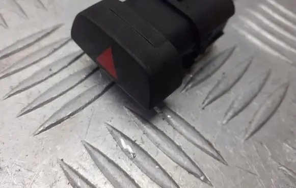 Ford Focus Hazard light switch 4M5T-13A350-AC