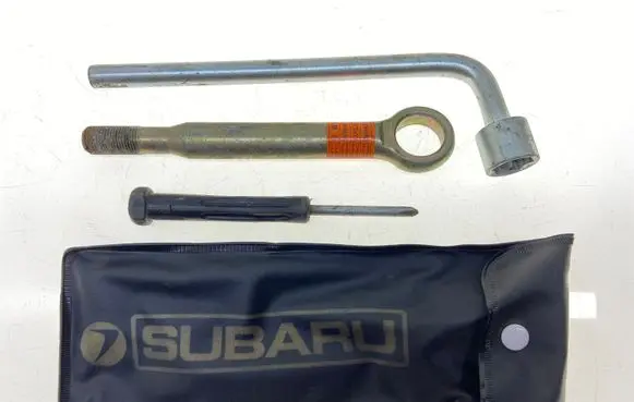 Subaru Legacy Tool set 97010AG000