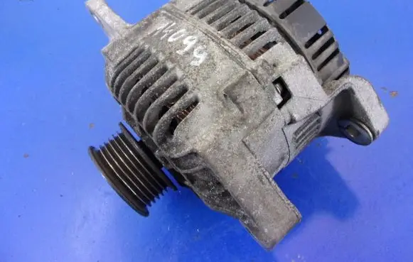 Renault Laguna I Generator/alternator 7700424582