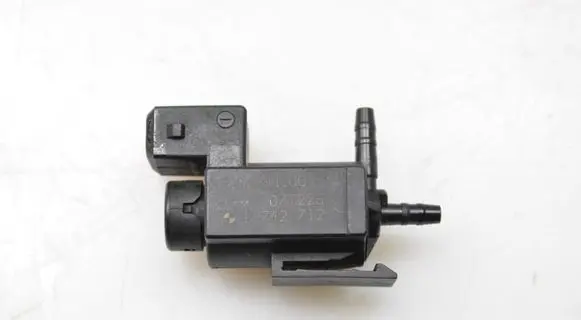 BMW 3 E90 E91 Turbo solenoid valve 72234100