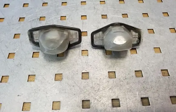 Honda FR-V Number plate light