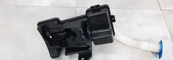 Volkswagen Tiguan Windshield washer fluid reservoir/tank 5N0955453G