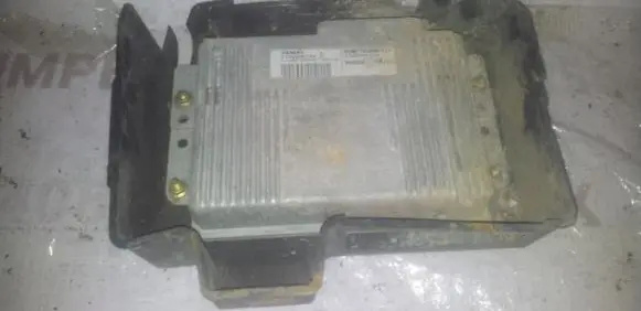 Renault Megane I Engine control unit/module S105300104D HOM7700864454