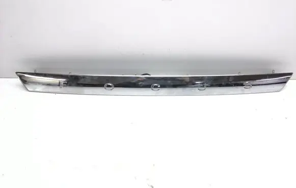 Ford Focus Trunk door license plate light bar 6N41L43525AE 3M5119B514AC