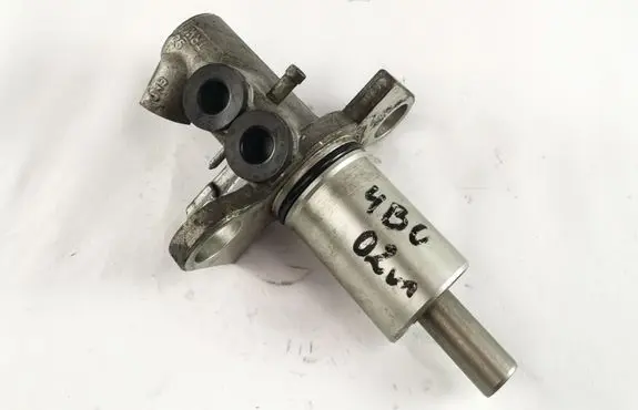 Audi A6 S6 C5 4B Master brake cylinder
