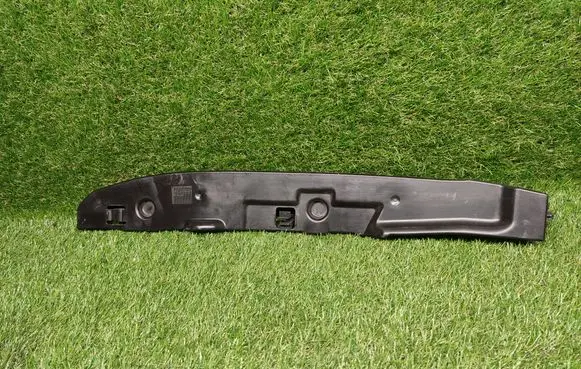 Volkswagen Jetta VI Fender mounting bracket 5C6821112A