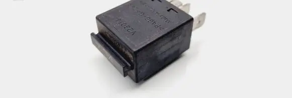 Volkswagen PASSAT B6 Other relay 7M0951253C