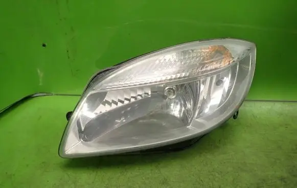 Skoda Fabia Mk2 (5J) Headlight/headlamp HELLA