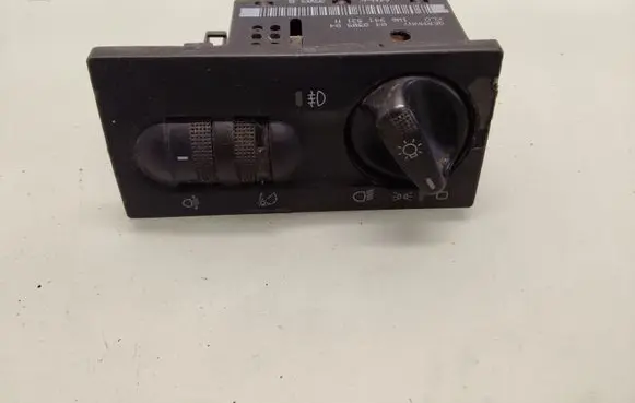 Volkswagen Golf III Light switch 1H6941531N
