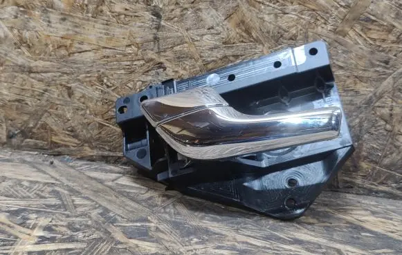 Rear door interior handle