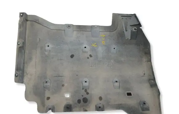 Chrysler Pacifica Engine splash shield/under tray 