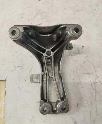 Audi A6 S6 C7 4G Engine mounting bracket 4G0199308E