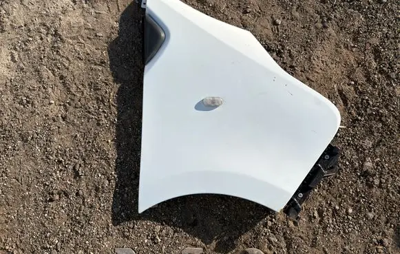 Opel Vivaro Fender 