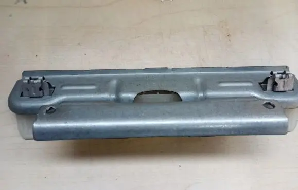Rear door exterior handle/bracket