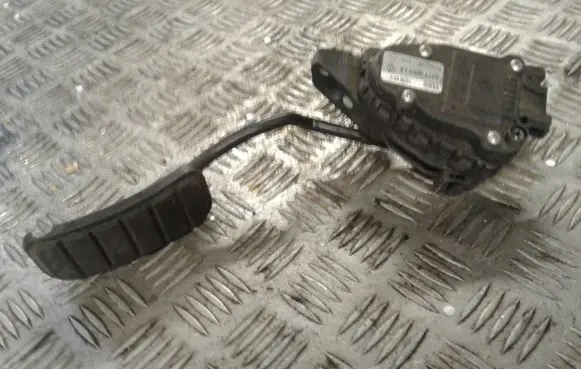 Renault Laguna II Accelerator throttle pedal 8200002905