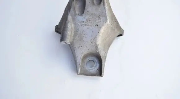 Audi A8 S8 D3 4E Gearbox mounting bracket 4E0399113AJ