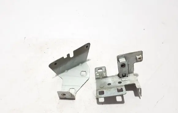 Opel Vivaro Fender mounting bracket 164752310R