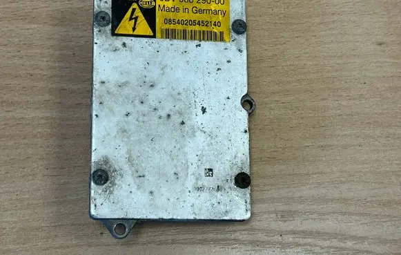 BMW 7 E65 E66 Headlight ballast module Xenon 5DV00829000 5DV008290