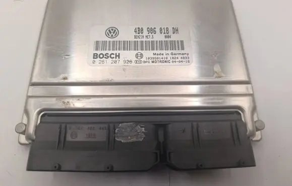 Volkswagen PASSAT B5.5 Engine control unit/module 4B0906018DH 1039S01410 0261207928