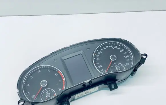 Volkswagen Jetta VI Speedometer (instrument cluster) 5C6920873 A2C84599200
