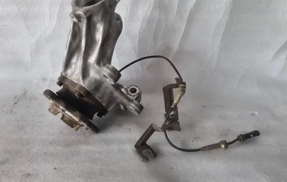 BMW M4 F82 F83 Front wheel hub 3121228400 2284001 12284001