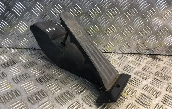 BMW 1 E81 E87 Accelerator throttle pedal 6766931
