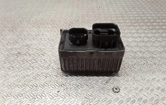 Opel Insignia A Glow plug pre-heat relay 55574293