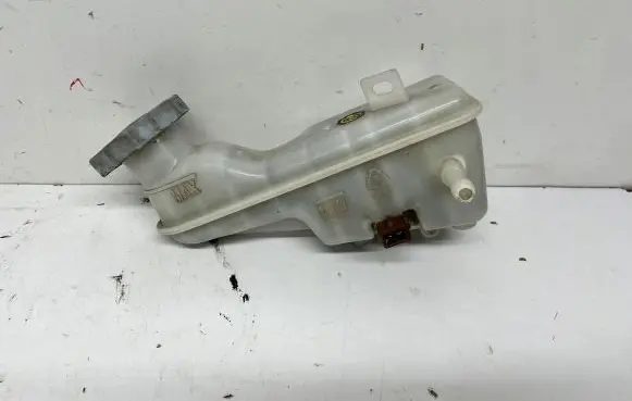 Hyundai i20 (GB IB) Brake fluid reservoir 