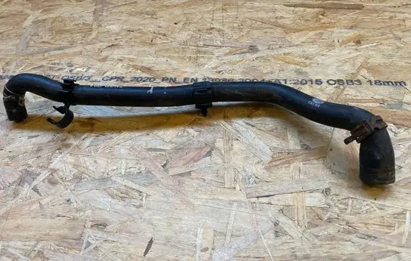 Land Rover Range Rover Sport L494 Engine coolant pipe/hose FPLA7752CA FPLA-7752-CA
