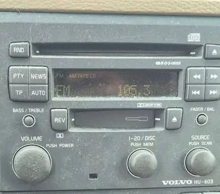 Volvo V70 Radio/CD/DVD/GPS head unit 8651152
