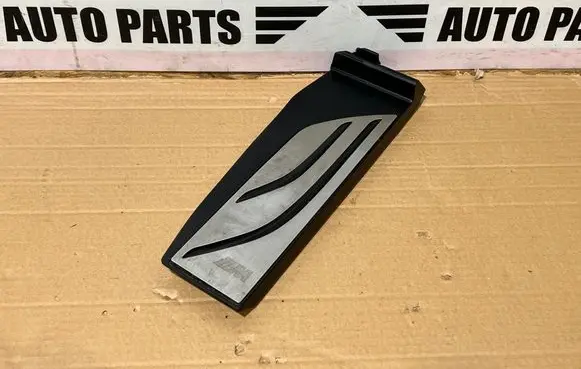 BMW 4 F32 F33 Foot rest pad/dead pedal 8053899