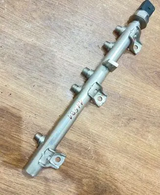 BMW 1 E81 E87 Fuel main line pipe 7562474