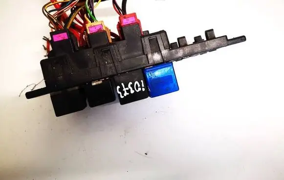 Volkswagen PASSAT B5 Fuse box set 8l0941822a