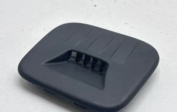 Chrysler Pacifica Rear air vent grill 5SR69TRMAG