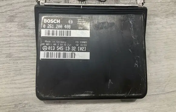 Mercedes-Benz S W140 Engine control unit/module ECU 0135451332 261200408