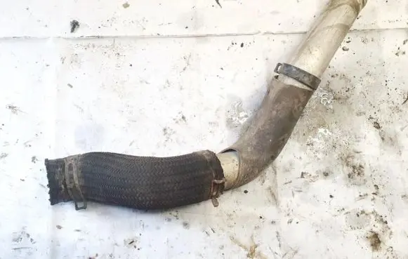 Hyundai Trajet Intercooler hose/pipe