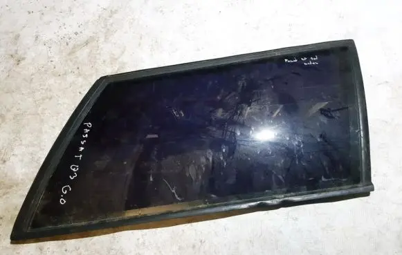Volkswagen PASSAT B3 Rear side window