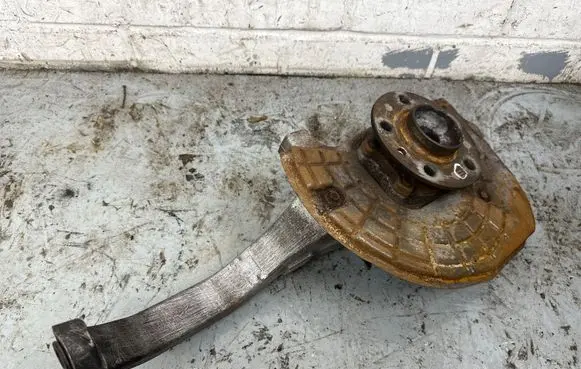 Maserati Ghibli Front wheel hub 670001806