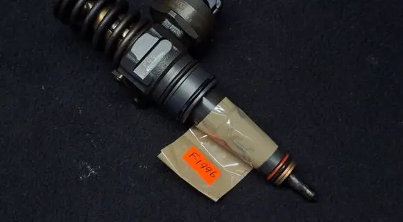 Skoda Octavia Mk2 (1Z) Fuel injector 038130073BQ
