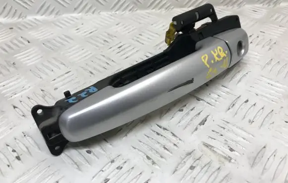 Suzuki SX4 Front door exterior handle