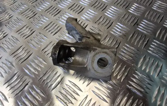 Audi A8 S8 D3 4E Gearbox mounting bracket 4E0399113AE