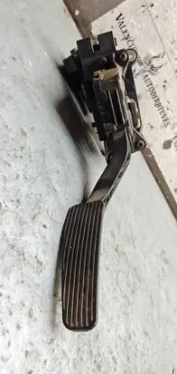 Chrysler 300 - 300C Accelerator throttle pedal 04861681AA 4726005ABB