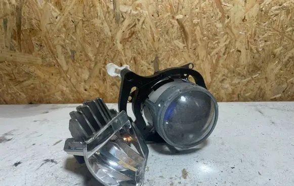 Mercedes-Benz E W211 Headlight/headlamp bulb 1305521073