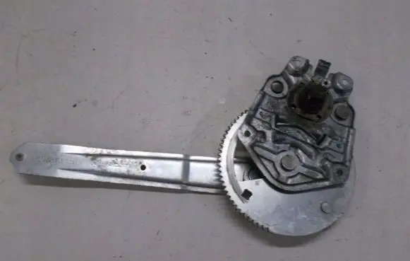 BMW 3 E30 Rear door manual window regulator 