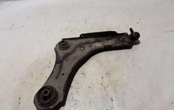 Renault Laguna III Front lower control arm/wishbone 545000001R