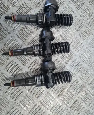 Skoda Praktik (5J8) Fuel injectors set 