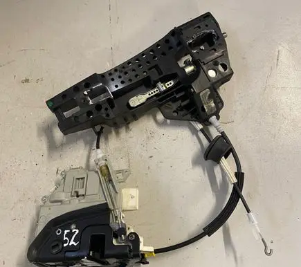 Audi A3 S3 8P Front door lock 8K0839015C