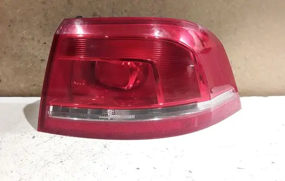 Volkswagen PASSAT B7 Rear/tail lights 3AF945096E