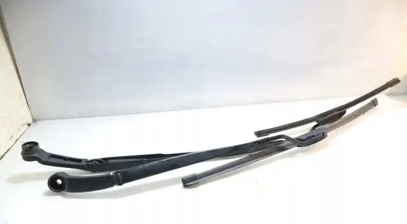 Hyundai i20 (GB IB) Front wiper blade arm