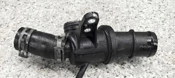 Mercedes-Benz A W169 Thermostat housing a6402000415